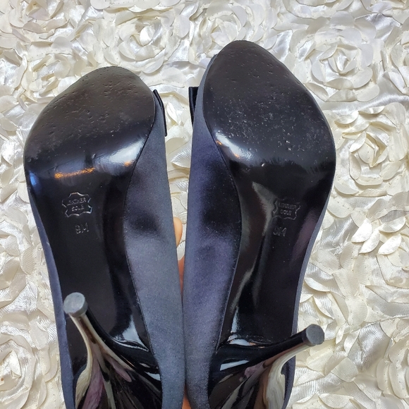 WHBM satin peep toe pumps - Picture 10 of 12
